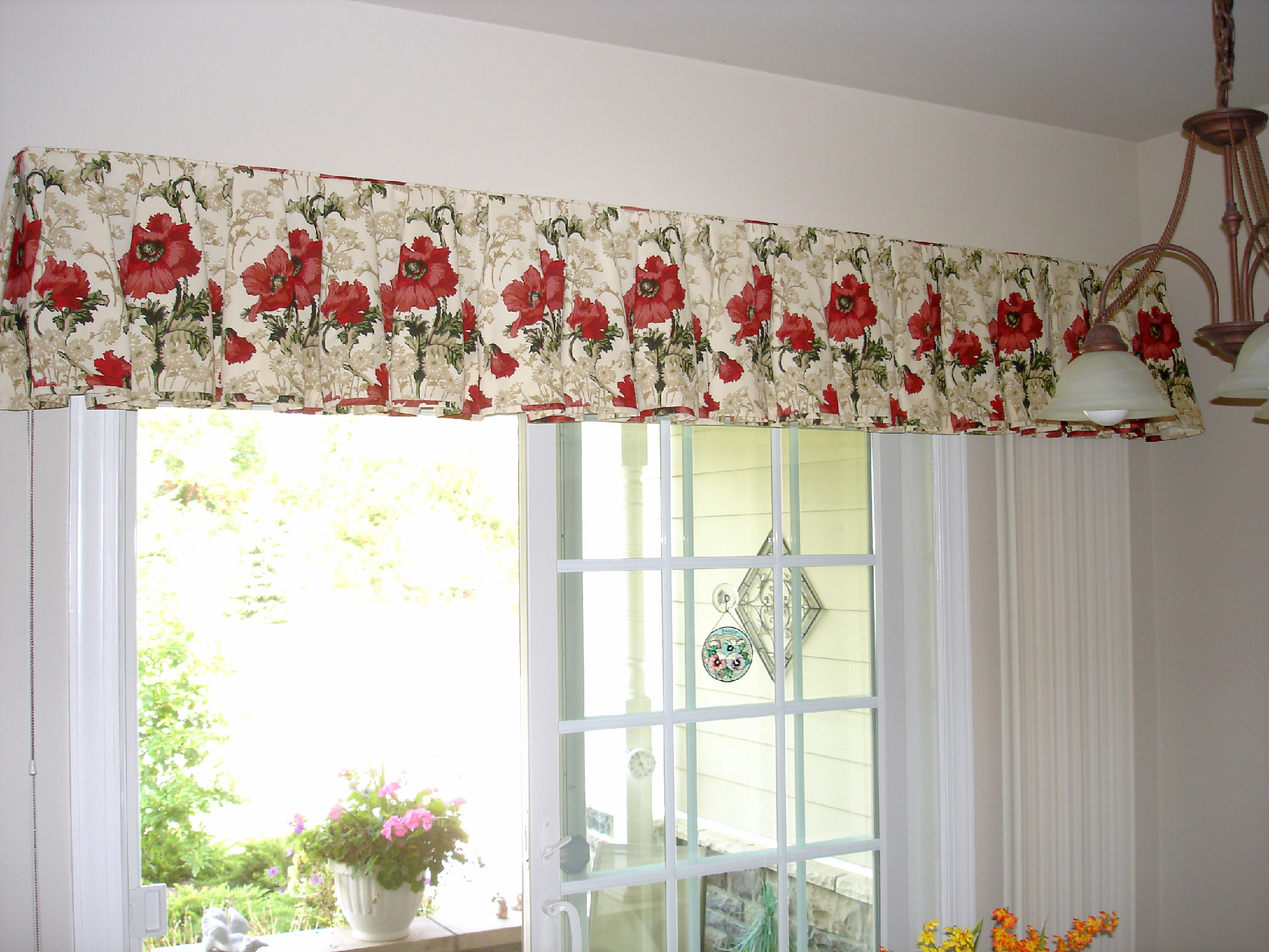 pleated valance