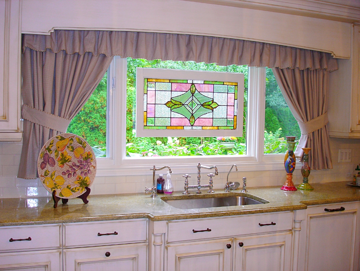 Декорирование кухонного окна